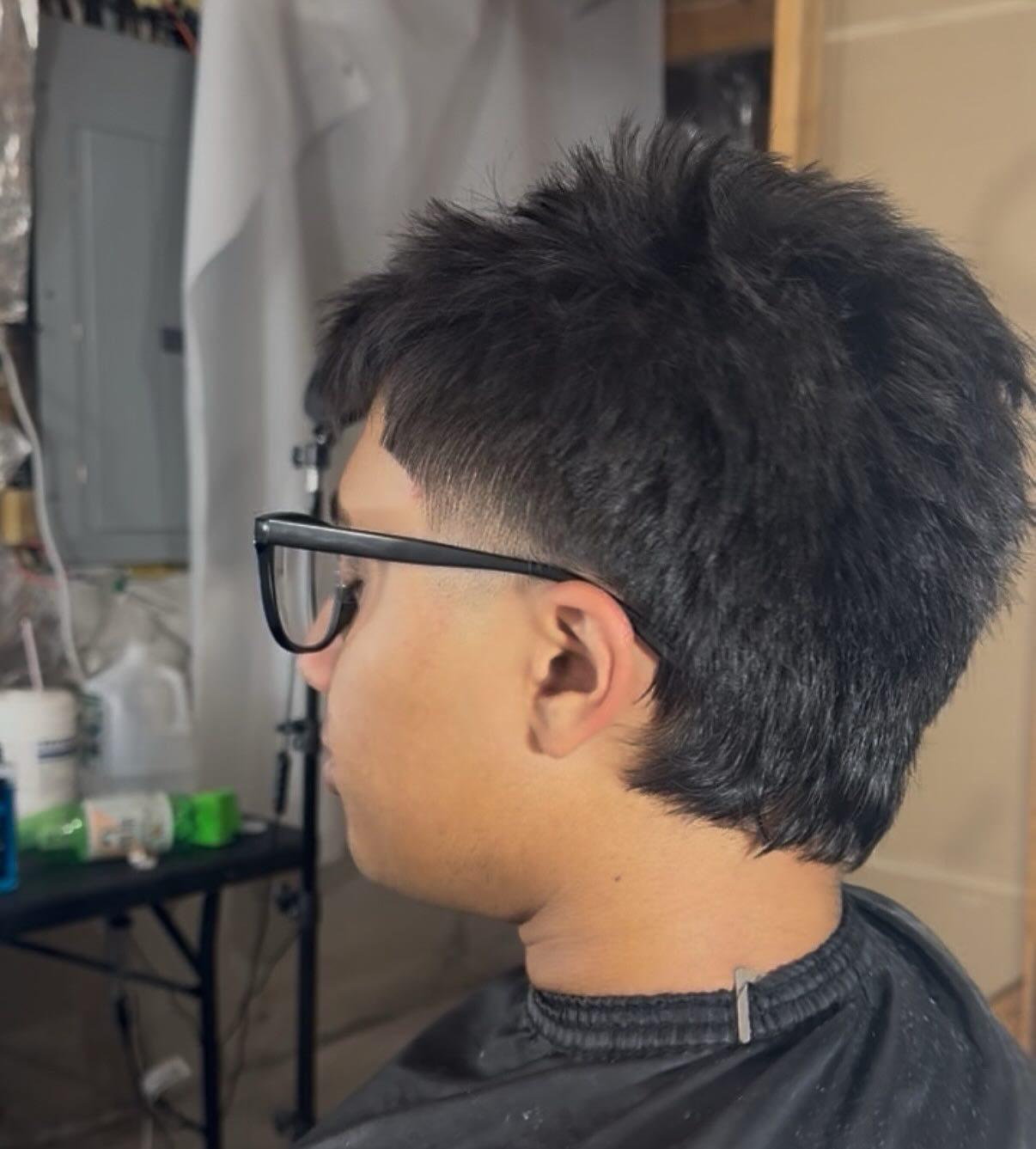 Cropped cut, client in glasses
